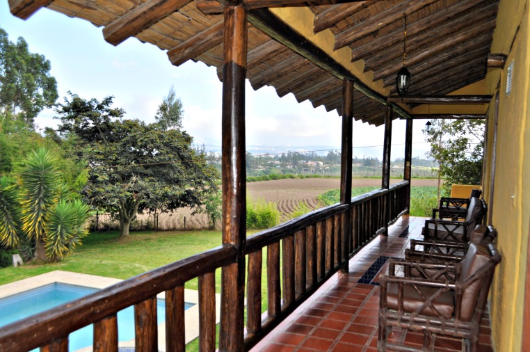 Colibri Hotel, Tababela, Quito